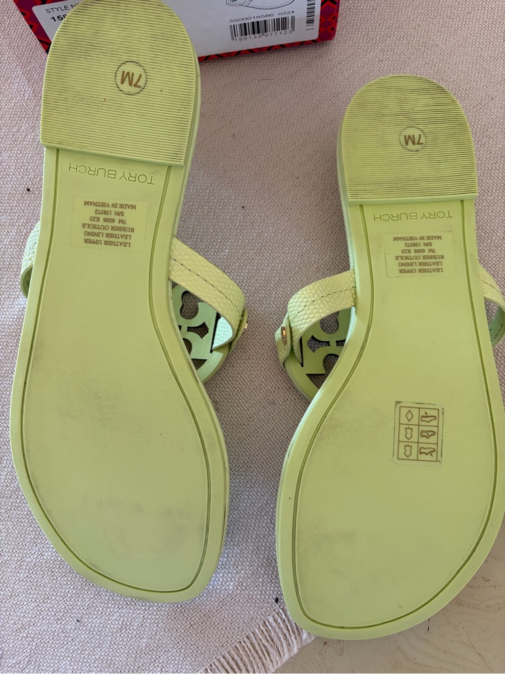 Tory Burch Miller Sandals Lime Leaf size 7 with Gold Accents - Picture 5 of 6